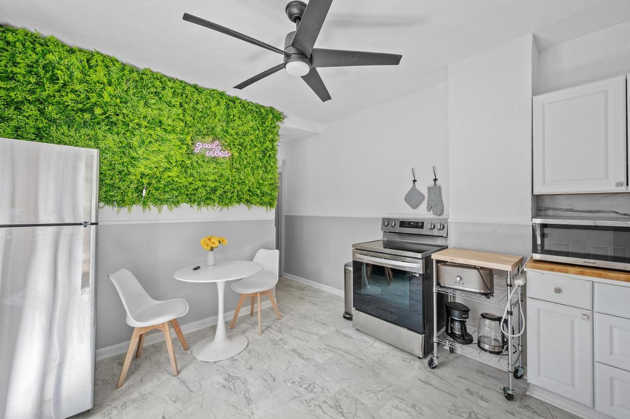 Center Of Little Italy #2 Apartment Cleveland Bagian luar foto